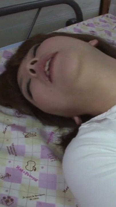 JAPANESE SKINNY BABE SUCKS HUGE COCKS BEFORE A HARD GANG | Clip 1