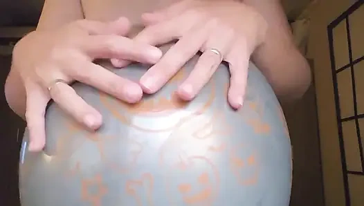 Соблазняние и поп, воздушный шарик в Хэллоуин - зайчик-