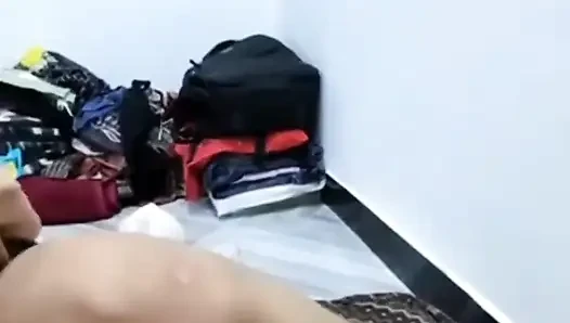 Video rekaman seks tante seksi india lagi asik fingering memeknya