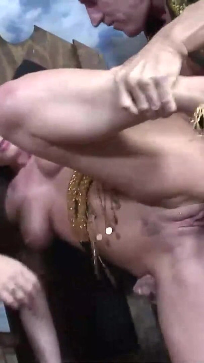 Must-see moment from "Wie bei tausend und eine Nacht nur viel besser! Der Prinz der jede Prinzessin den Arsch stopft!!"