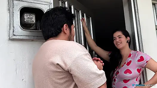 Komşum bir seks bağımlısı ve sikime binmek istiyor!