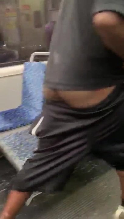 太ったお尻を持っている男