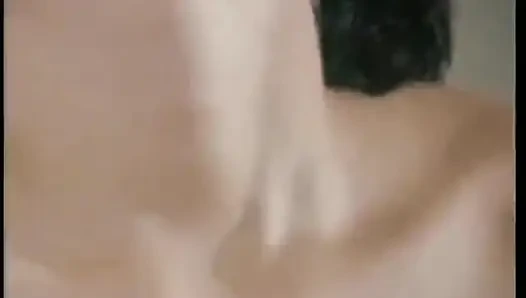 Sikişmek için bir tuvalet de yapılıyor: aniden yarak için can atıyor