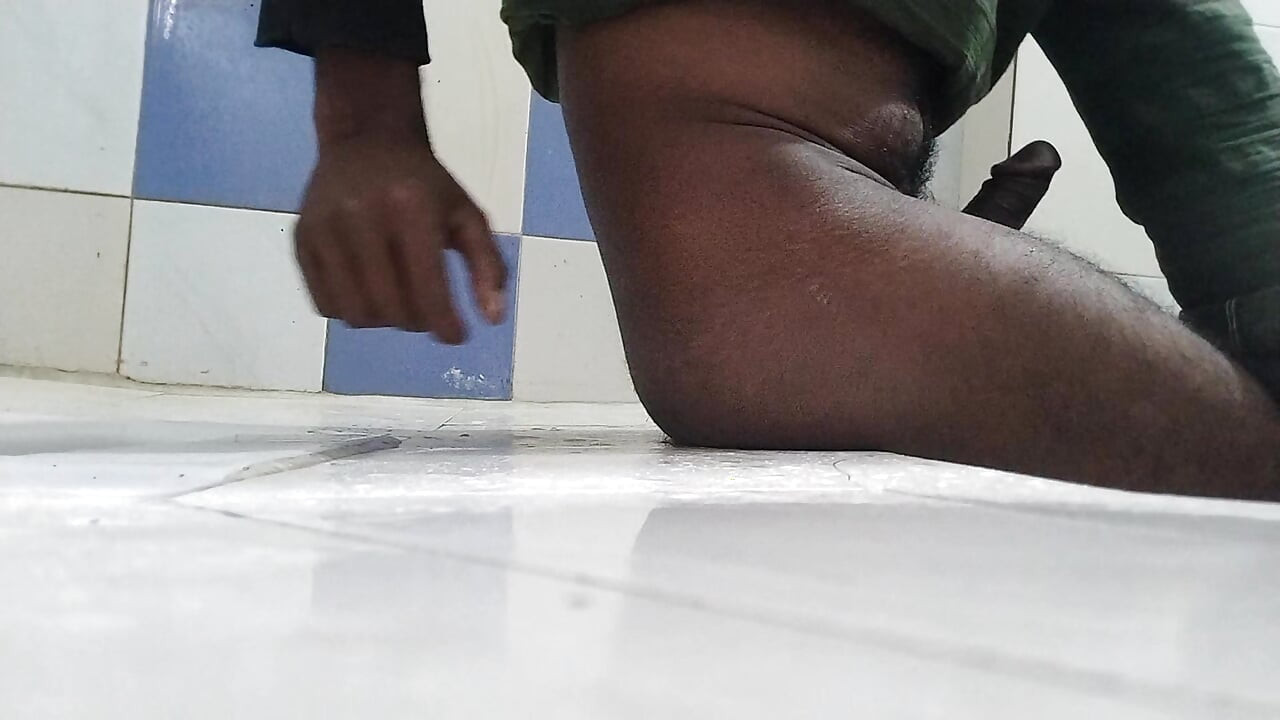 Desi gay fuck with bathroom in hand