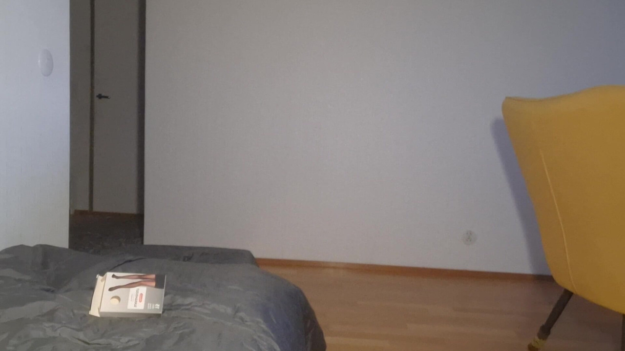 Flasing with pantyhose on and show my little cock.