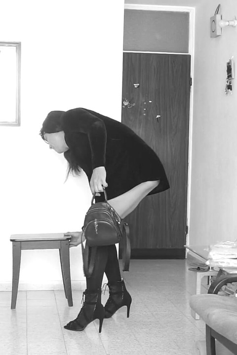 Crossdresser Short Dress Show