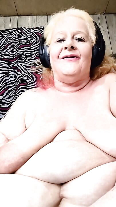 Klatschen sie ihr gesicht mit seinem erstaunlichen schwanz, machte diese huren muschi nass und hit