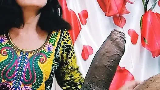 She Shows Her Limits of Lust