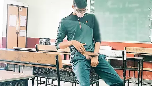 Un papa indien dans la salle de classe veut du sexe