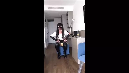 Crossdresser Hotel Service