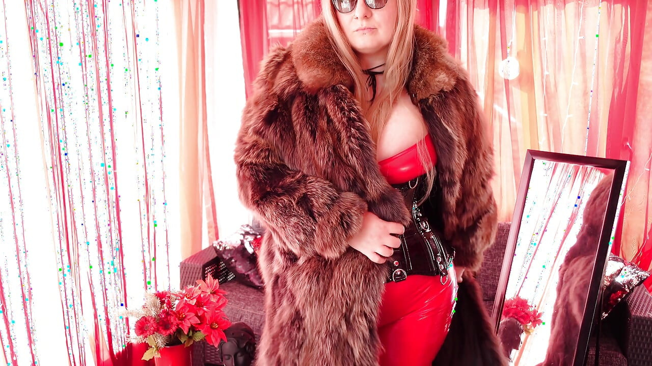 Isprobajte na izvlačenju: prirodni dugi krzneni kaput! i Pvc Catsuit! Arya Grander