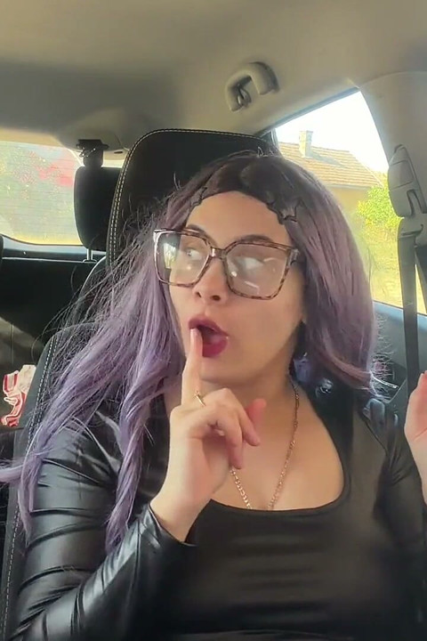 Im in the Car and Honking Horn with My Big Ass.