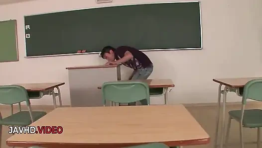 Шаловливый школьный минет Kyoka Mizusawa для повышения оценок