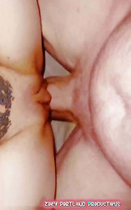 Zoey Portland Pornohvězda miluje, když její mechanik nacpe její díry 2026