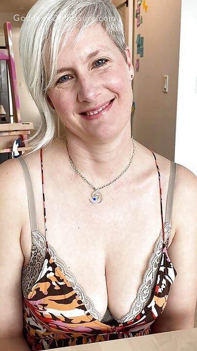 Alone with my Best Friend's Mom - Hot MILF JOI Countdown