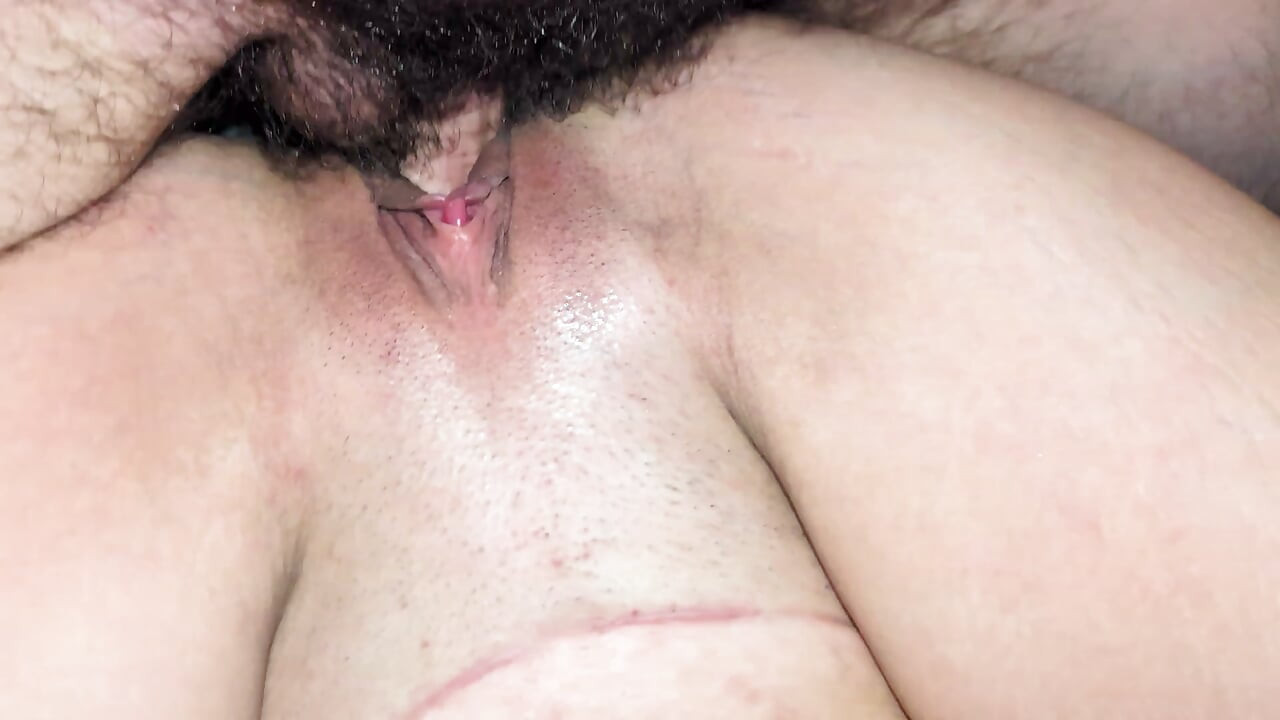Hot milf getting fucked by a big dick quicke style