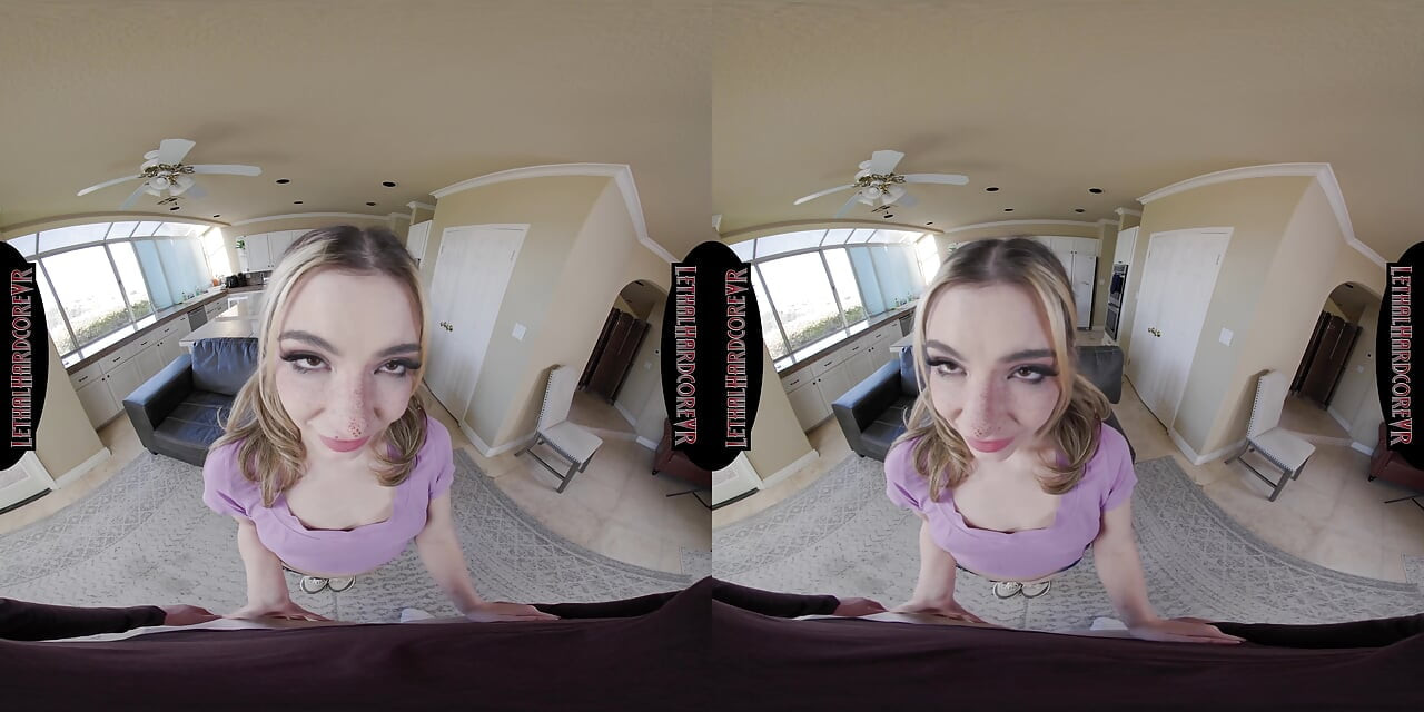 Lethalhardcore vr demi को उसकी दोस्त पर क्रश है