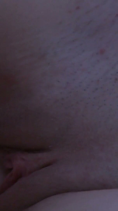 Varm stram fisse lille brunette babe Jenny J Ross rider og nyder sin store pik kæreste flere gange til orgasmer | Klip 3