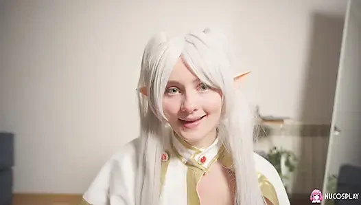 Сексуальная худенькая девушка MiYukee страстно трахается.