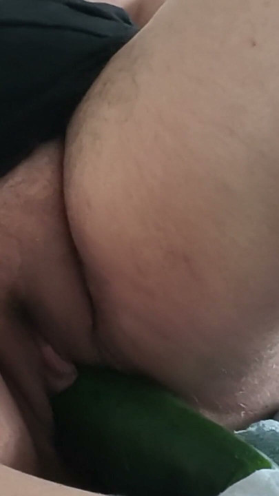 I fuck the thick zucchini, but it's too thick | Clip 1