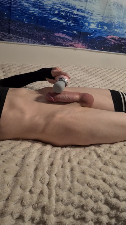 My vibrator makes me cumm
