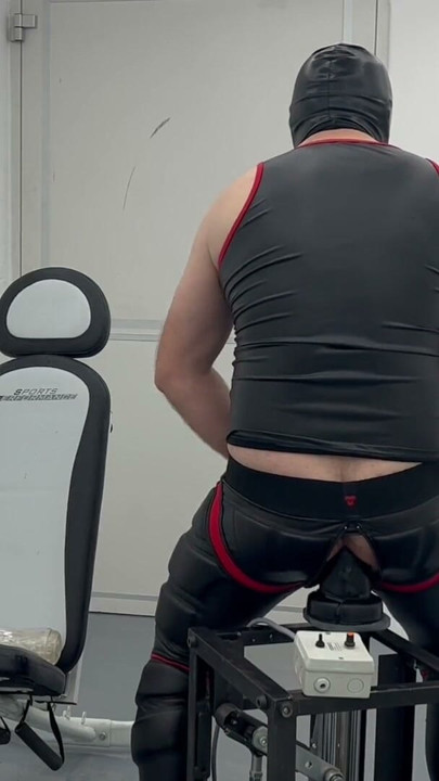 Masked Gimp 48cm mr Ed Dildo Anal Fucking Machine Huge 8.9cm Plug & Post Attempt | Clip 3