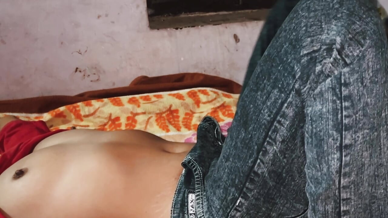 Твърдо чукане и свършване вътре за деси брюнетка Xxx порт