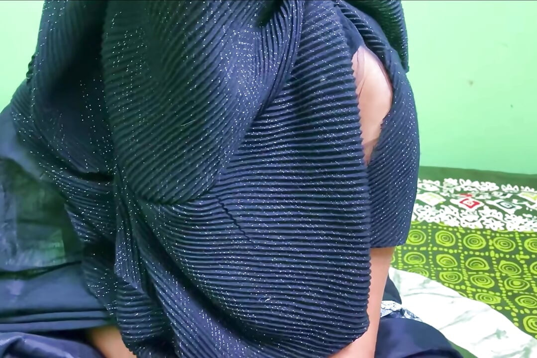 Sexy madam is waiting for me and I want to fucked her hard