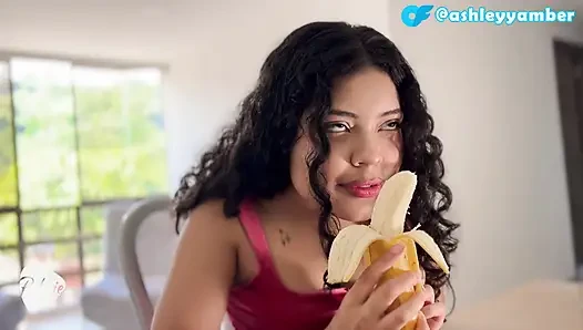 Ashley amber: yeni takıntım - bu muzla ne yaptığına bak
