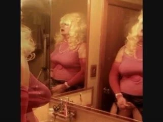 SLUT IN THE MIRROR