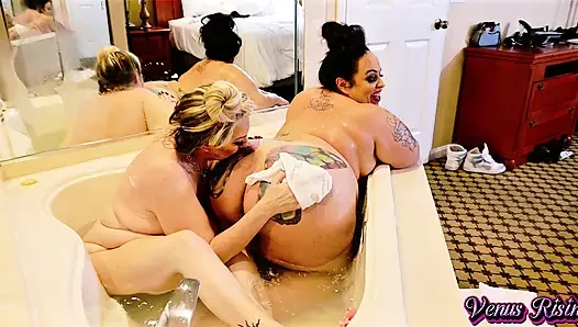 Sexy bBW schaumbad-sex