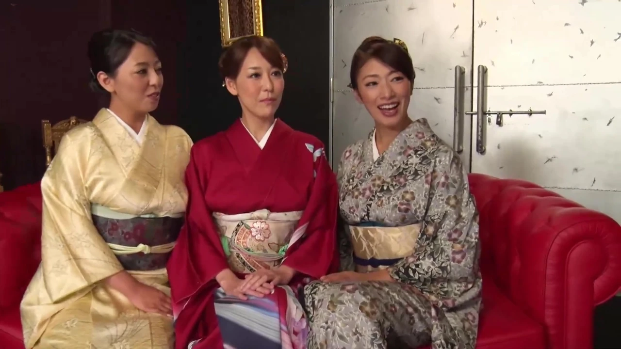 JAPANESE REDHEAD SPREADS LEGS FOR A FUCK CREAMPIE