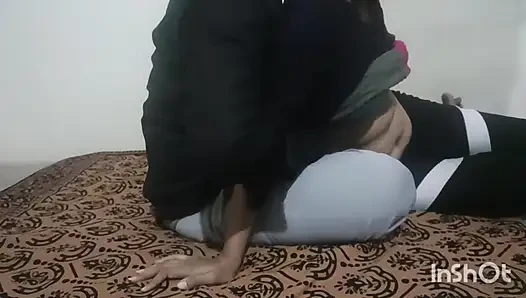 Meena si kakak ipar india lagi asik romantis sama teman suaminya sendiri