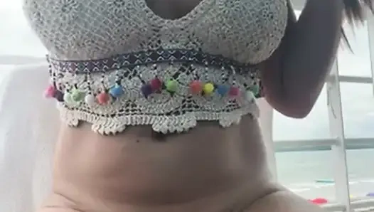 Bu kremsi amcık, gel içine koy