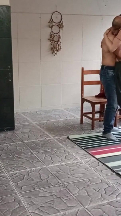 Moment iconic din "sora vitregă era în curtea din spate și fratele vitreg a convins-o să facă sex cu el"