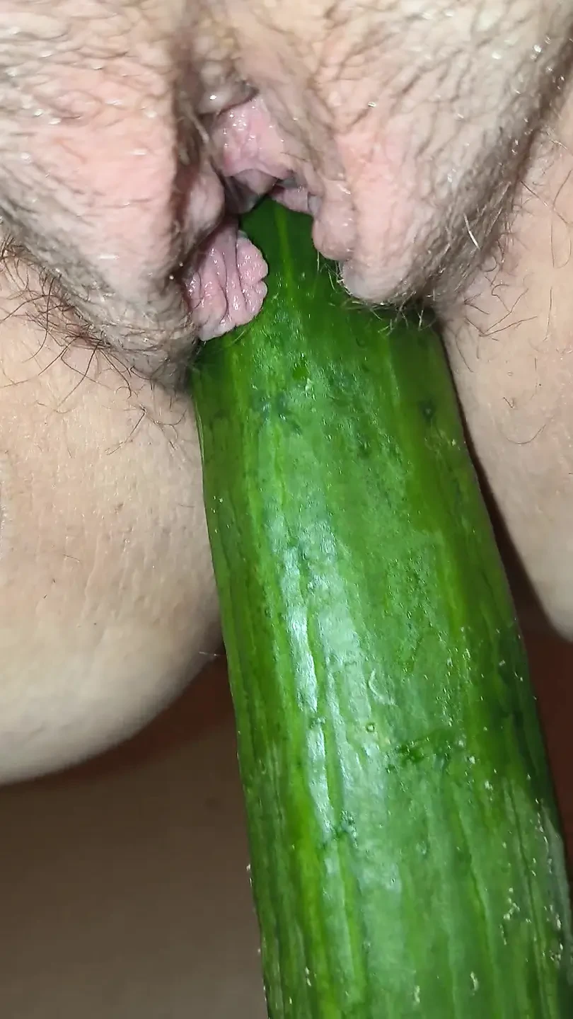 Squirting cucumber