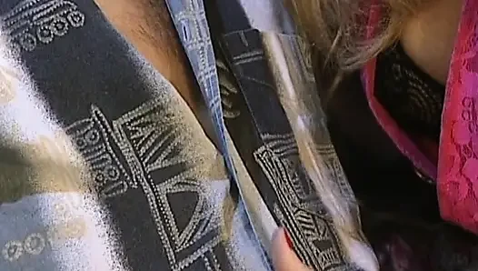 Cewek jerman rambut pirang yang aduhai di-dobel di seks threesome super hot
