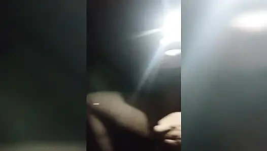 Lihat nih toketku gondal-gandul waktu kamu ngentot kontolku habis-habisan!