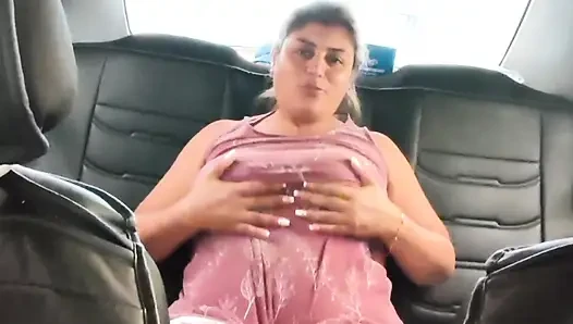 Üvey anne Alydenalioficial, varış noktasına vardığında Uber tarafından sevişilir