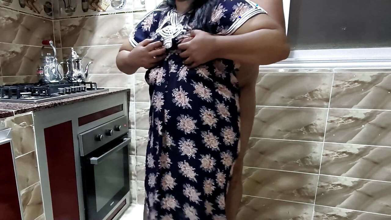 Seks anal pasangan arab di dapur