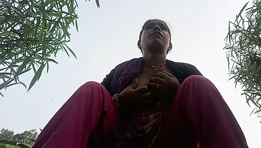 Indian Bhabhi Finger Water