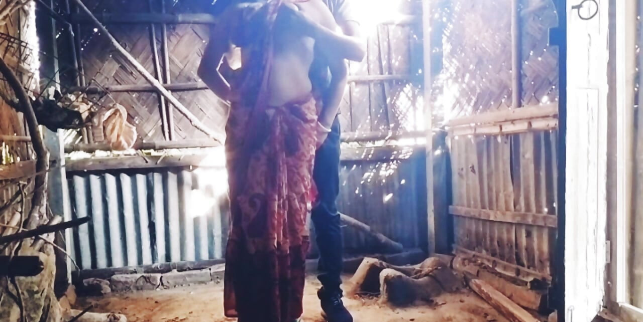 BBW de rabo grande Bhbai, linda de saree, leva a cona molhada arada na nossa sala secreta de encontros