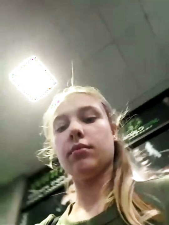 Extreme squirting in the gym with jucielussie