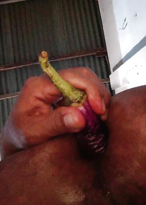 Eggplant splits my anus, it hurts but it feels good