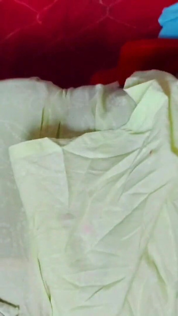 必看时刻从 "我的妻子正在观看一部热辣的视频，她有心情了，我操了我妻子的屁股。"