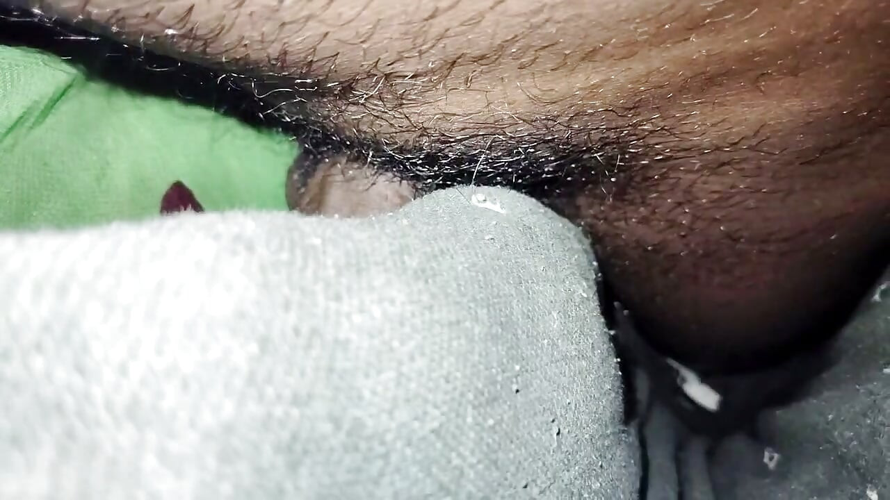 di selimut, saudara ipar yang sendirian menolak, jadi selimut itu dikonsumsi.