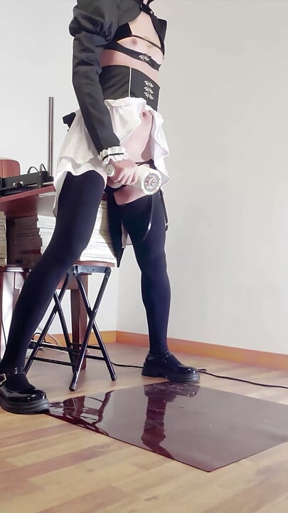 肉光與性愛機器擠乾所有乳汁