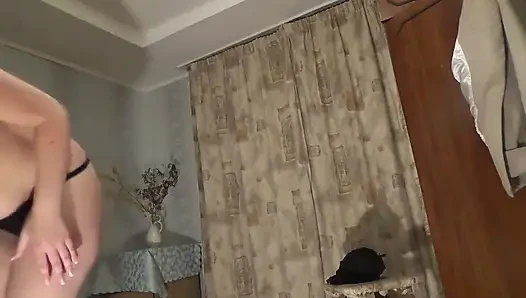 Büyük bir göbekle çok uzun çaresizlik sonrası büyük sidik!!!