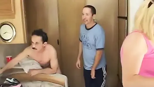Büyük sert yarak için mükemmel sarışın göt
