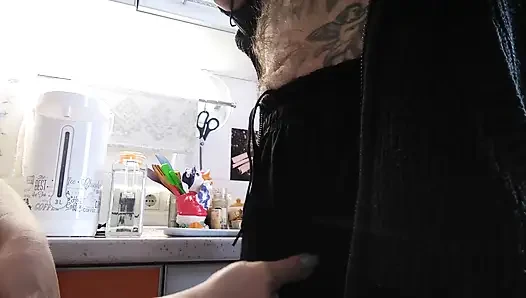 Amateurin schluckt meinen schwanz und bekommt einen schluck sperma
